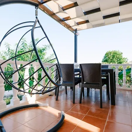 Διαμέρισμα W Pool And Balcony 5 Min To In *