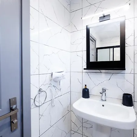 W Pool And Balcony 5 Min To In 公寓 Milas